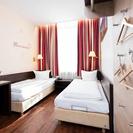 ナショナル ホテル