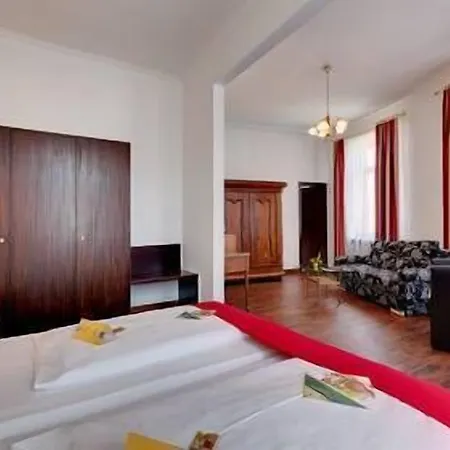 ナショナル ホテル