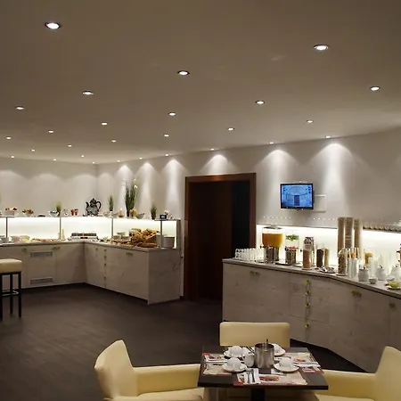 ナショナル ホテル 3*