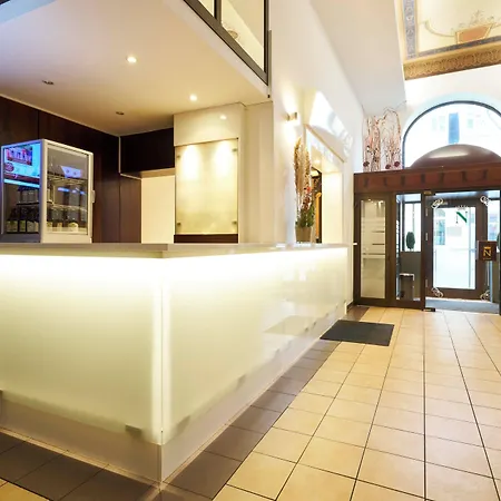 Hotel National 3*