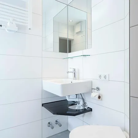 National Hotel 3*